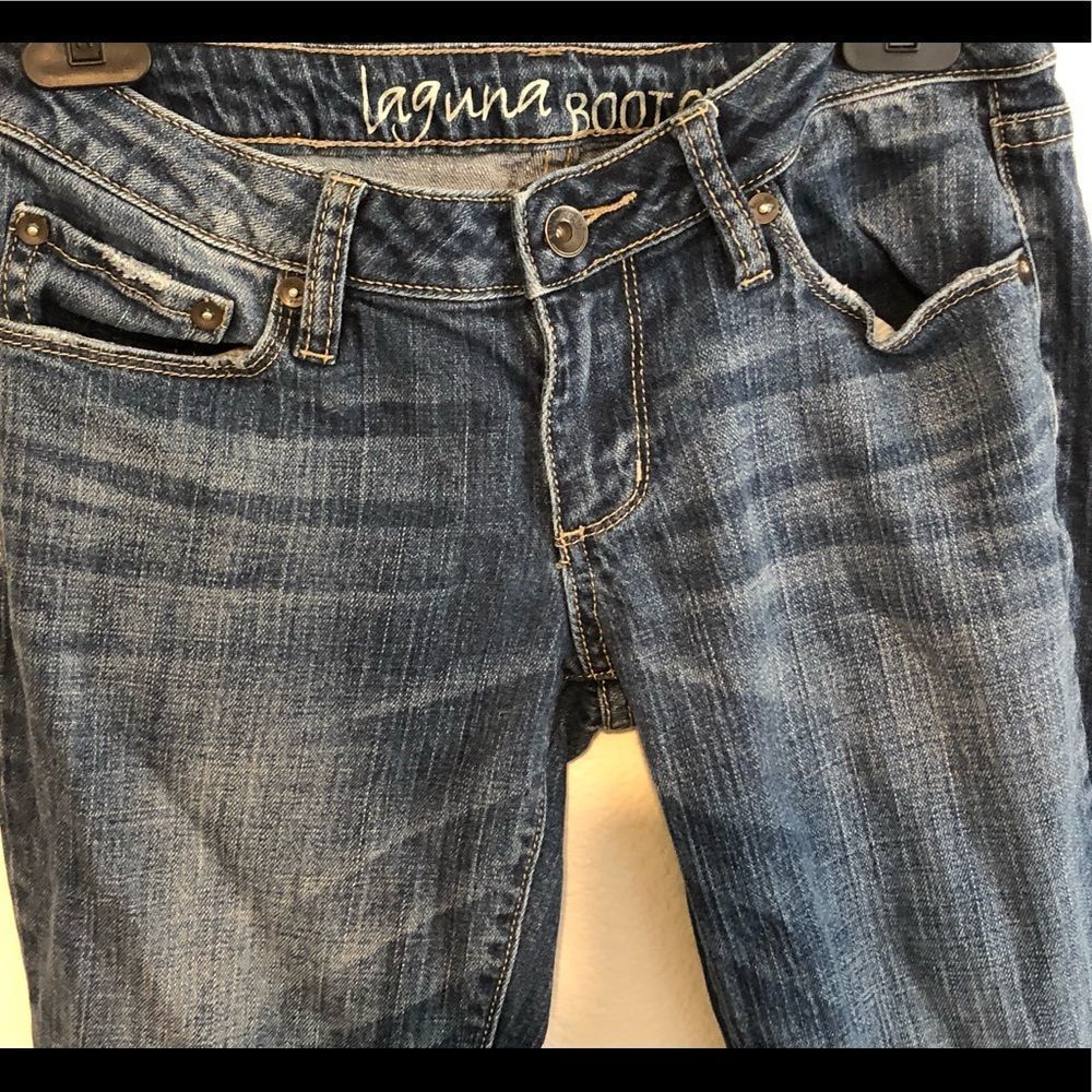 BullHead Women’s Jeans Laguna Bootcut 5L (Waist 27”& Inseam 32”) In GUC